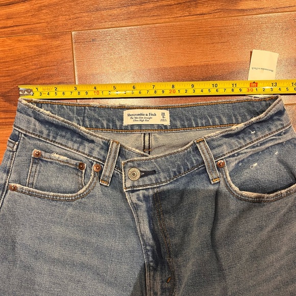 Abercrombie Ultra High Rise 90s Slim Straight Jean Crisscross Waistband - Picture 5 of 5